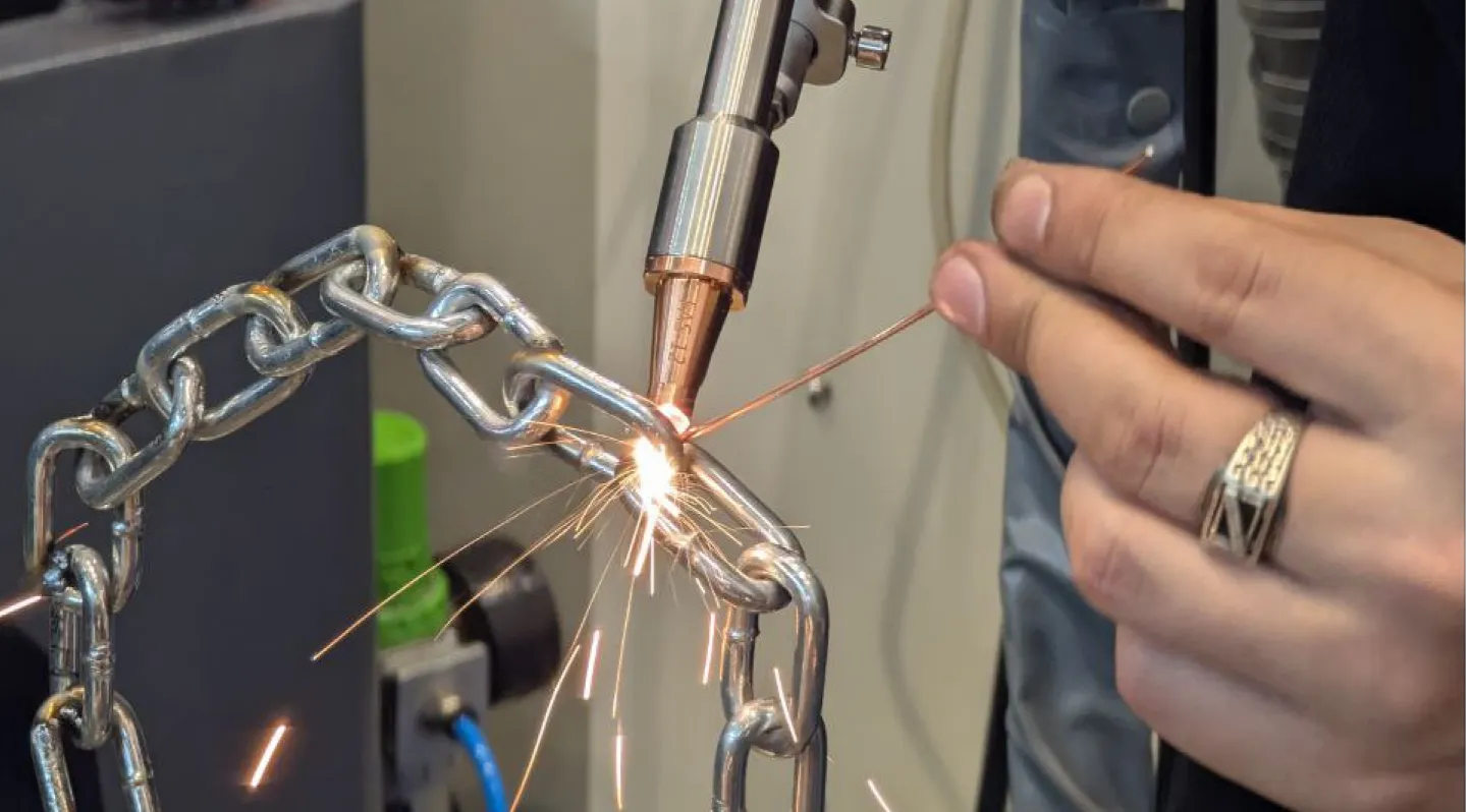 Процесс сварки лазерной сваркой Wattsan